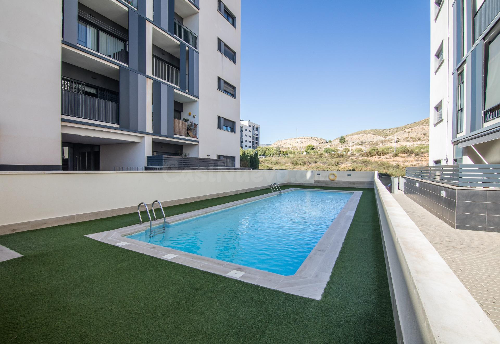 3 habitaciones, 2 BAÑOS, PISCINA, PLAZA DE GARAJE Y TERRAZA  - foto 4