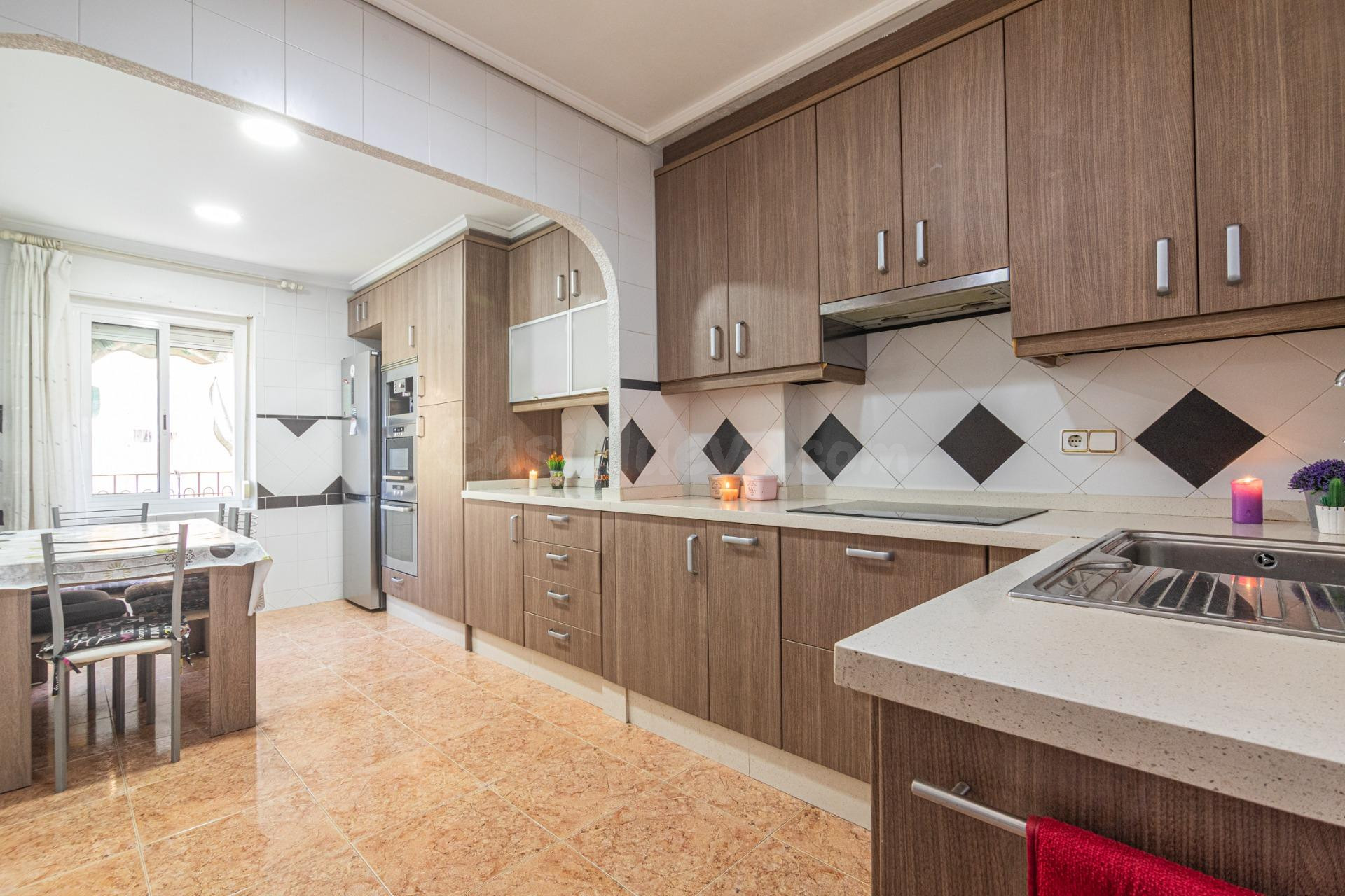 3º REAL SIN ASCENSOR CON 3 habitaciones Y 1 BAÑO CON BALCON TODO EXTERIOR