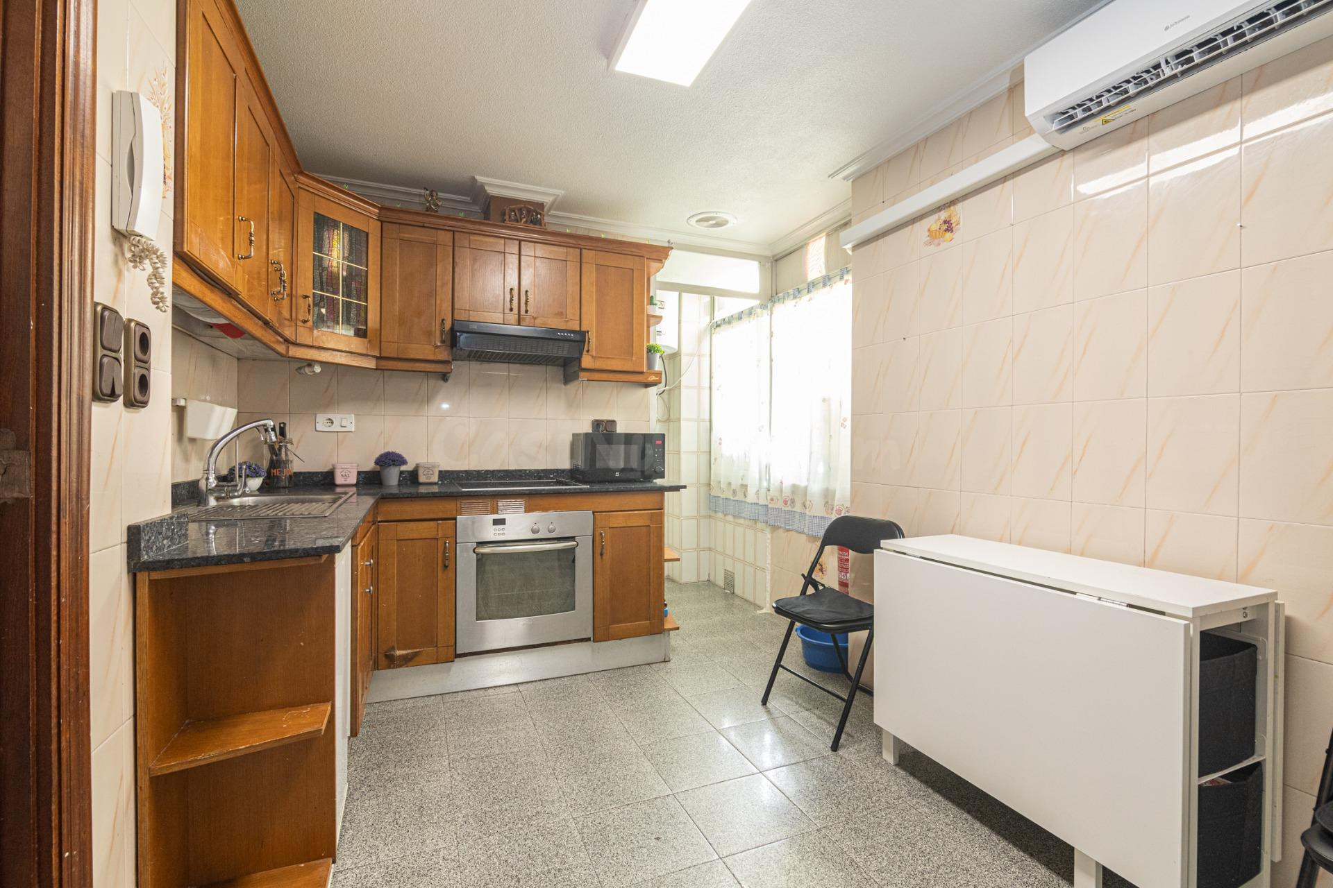 3º real sin ascensor de 3 habitaciones, 1 baño y balcon - foto 4