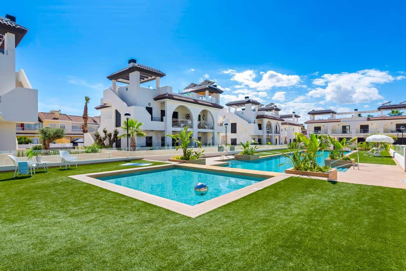 COMPLEJO RESIDENCIAL DE OBRA NUEVA EN ROJALES - foto 4