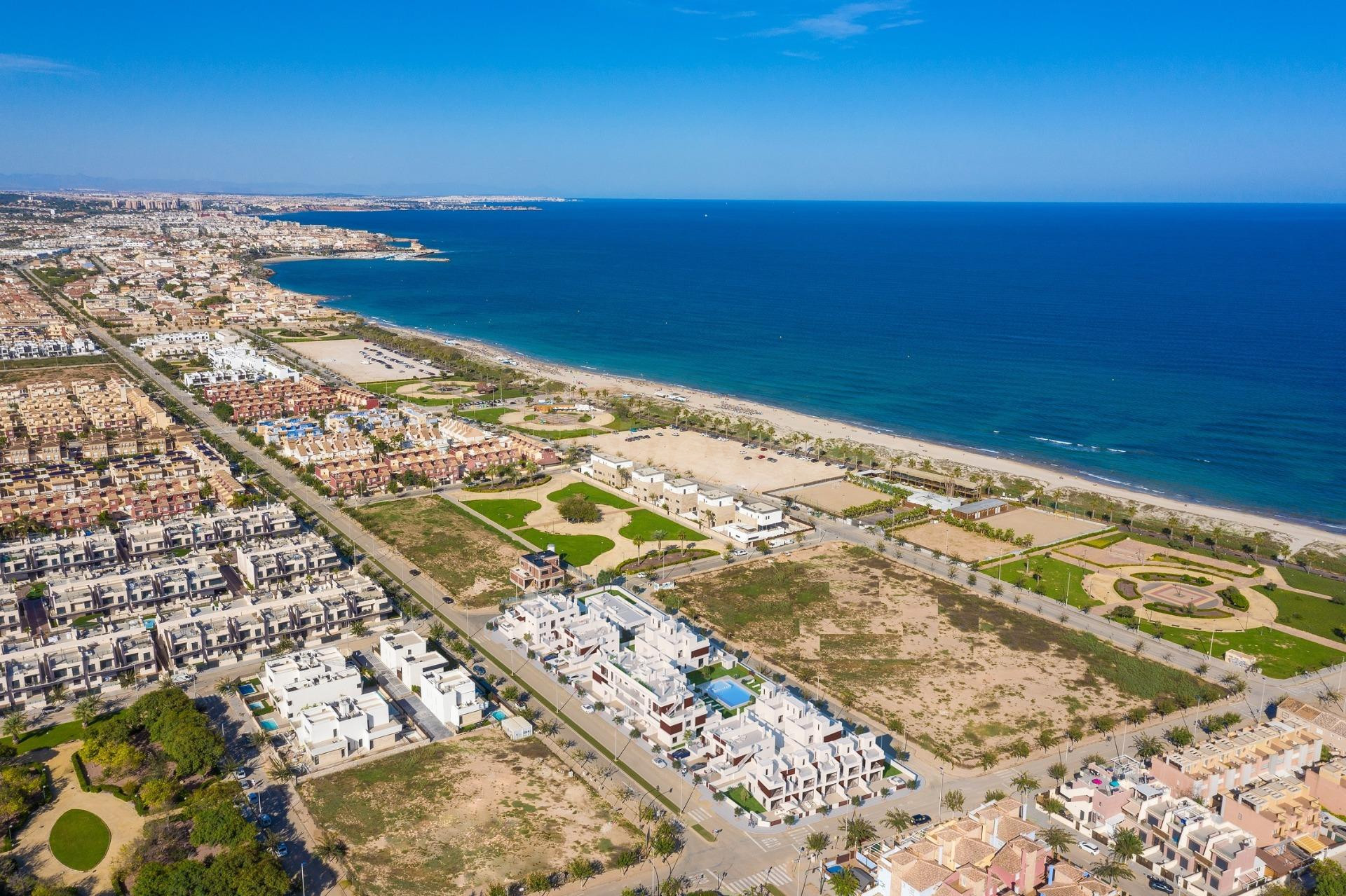 Viviendas de Obra Nueva a 200 Metros de la Playa de Las Higuericas - foto 3