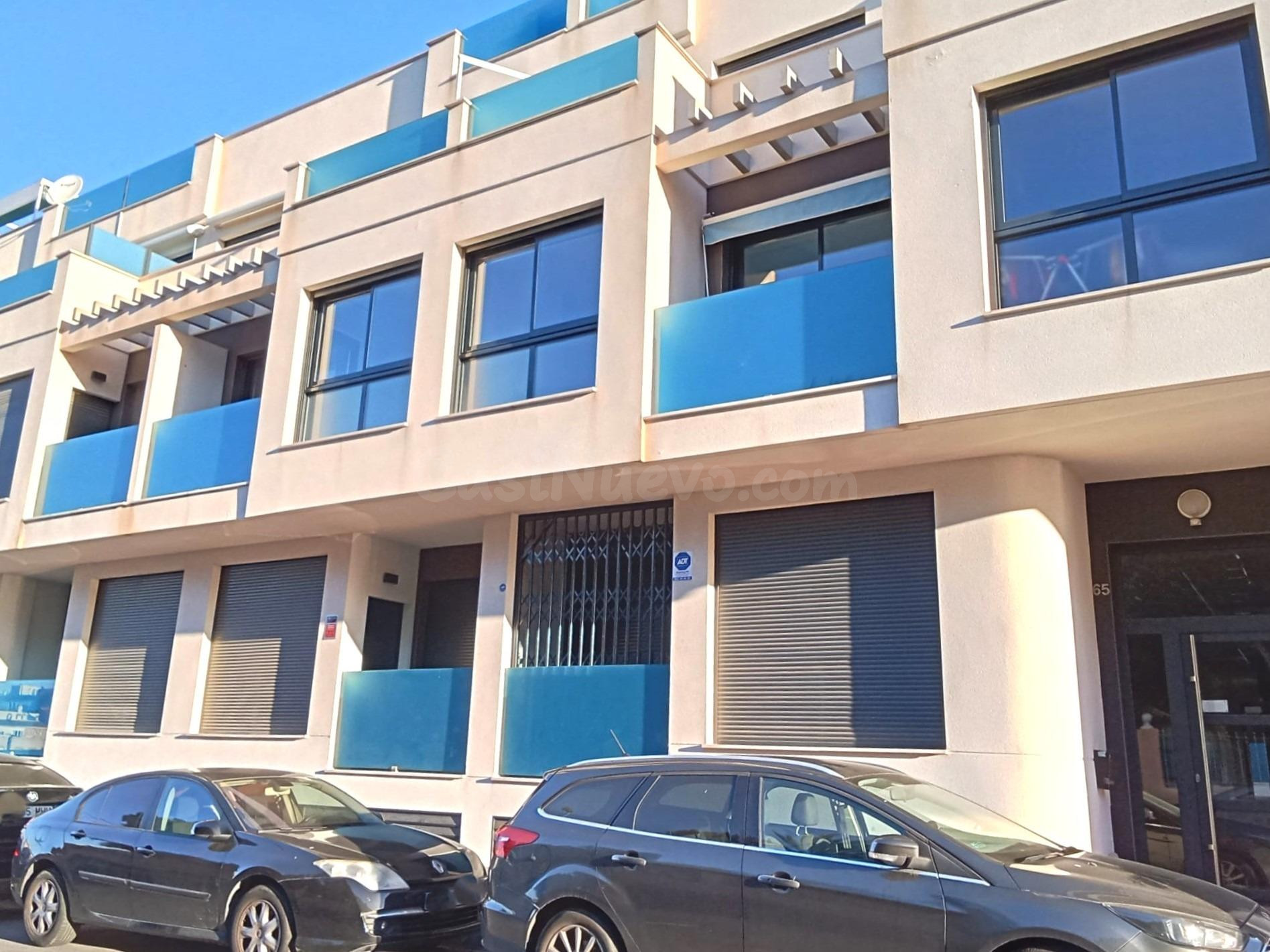 Apartamento en planta baja, moderno, 1 dormitorio, 1 cuarto de baño, plaza de aparcamiento, piscina, a unos 15 min. a pie de la playa del Cura