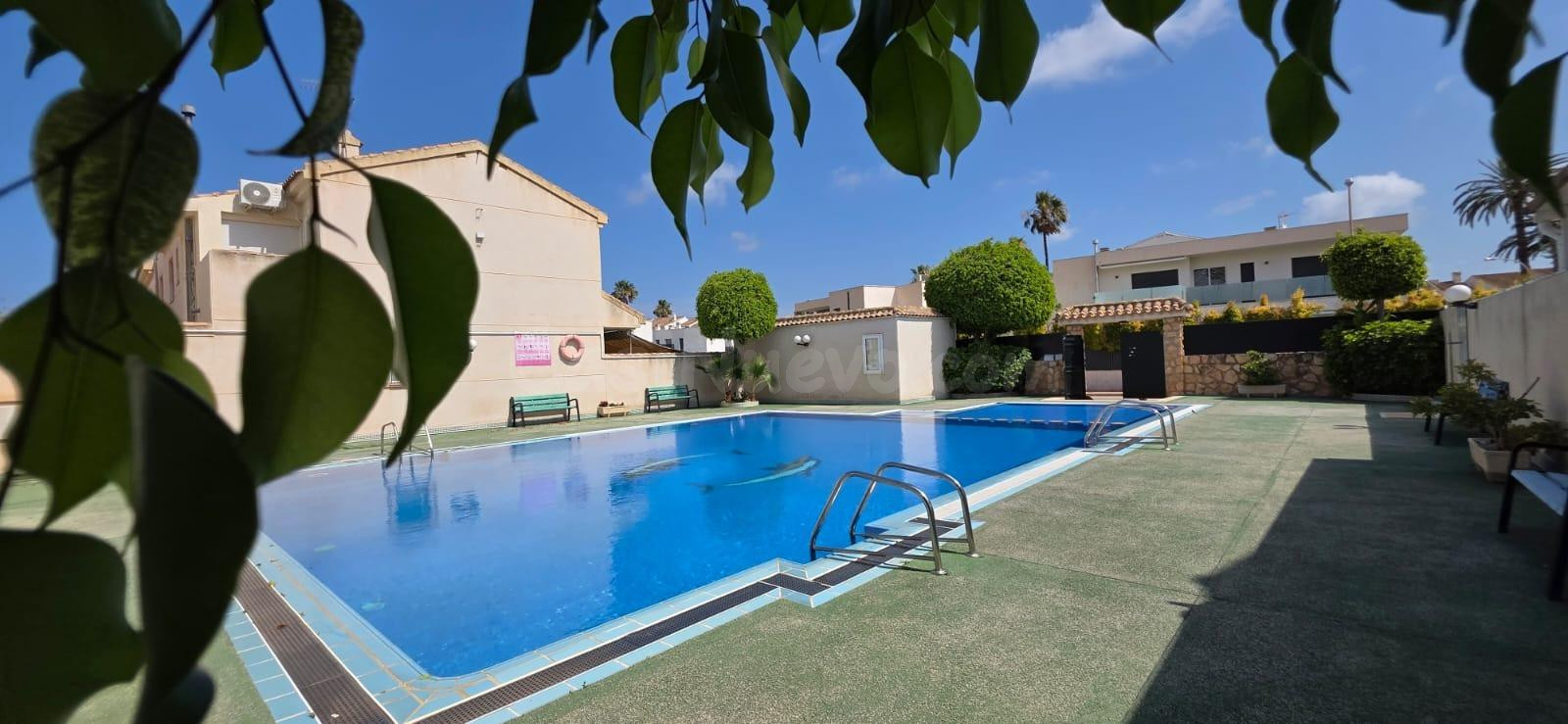 VENTA-CHALET-4D-2B-SANTIAGO DE LA RIVERA-150M2 -PISCINA COMU
