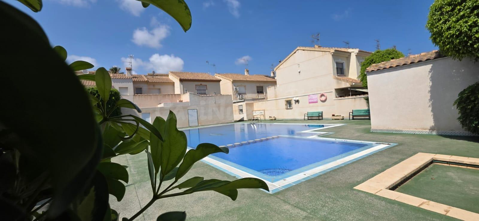 VENTA-CHALET-4D-2B-SANTIAGO DE LA RIVERA-150M2 -PISCINA COMU - foto 3