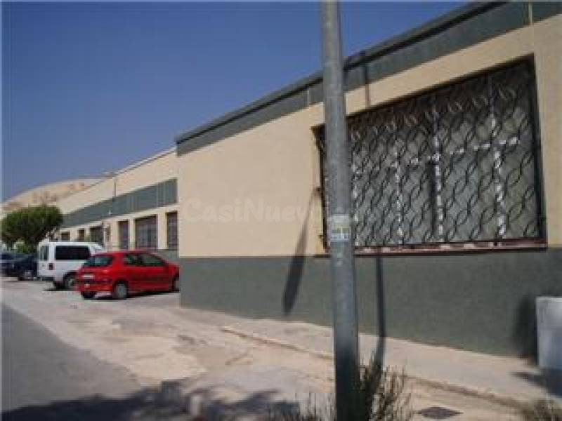 Nave industrial 1000m² en venta - POLIGONO FAIMA - foto 2