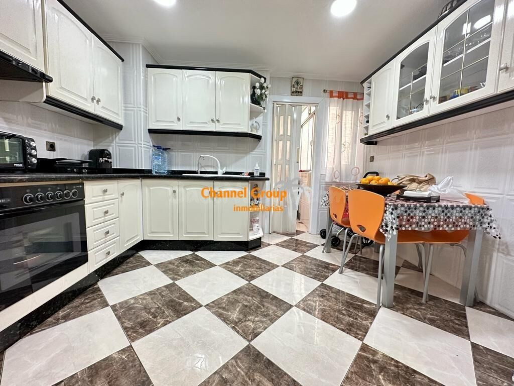 Se vende fantástica vivienda en zona Plaza Madrid, una de la - foto 2