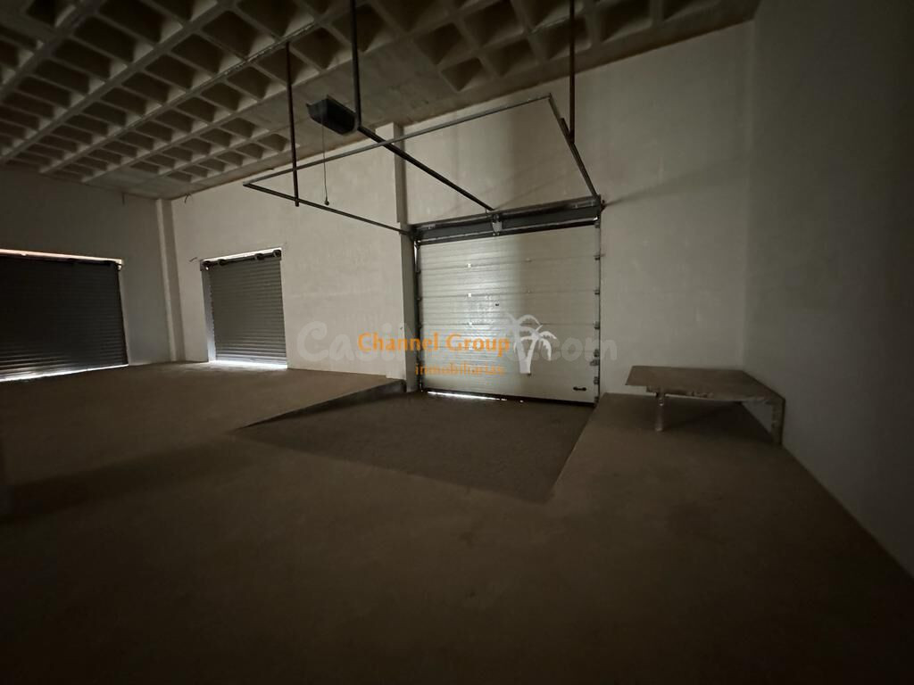 SE ALQUILA NAVE INDUSTRIAL EN EL POLIGONO DE TORRELLANO - foto 3