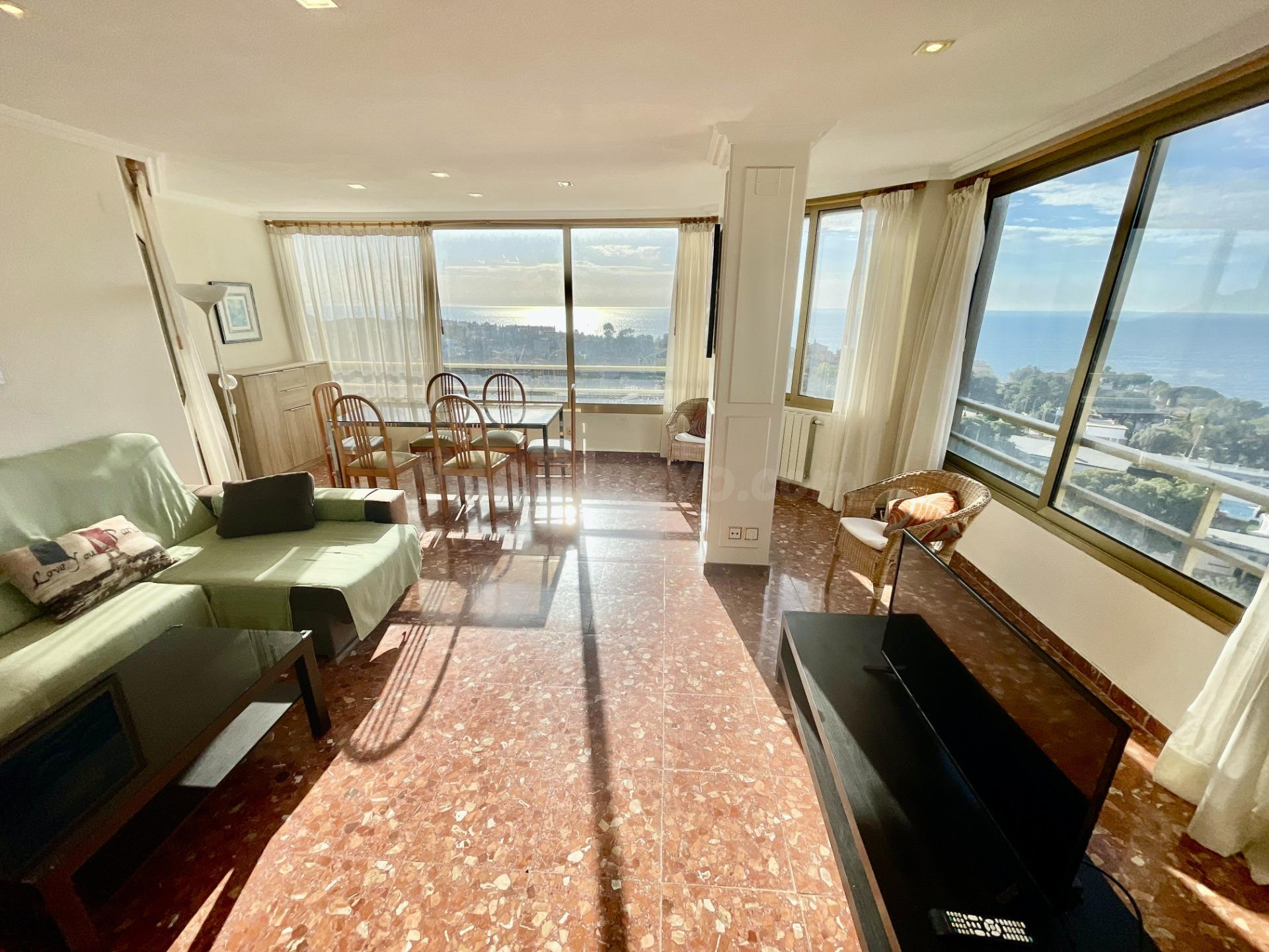 Piso 4 habitaciones 130m² en venta - Cabo de las Huertas - foto 2