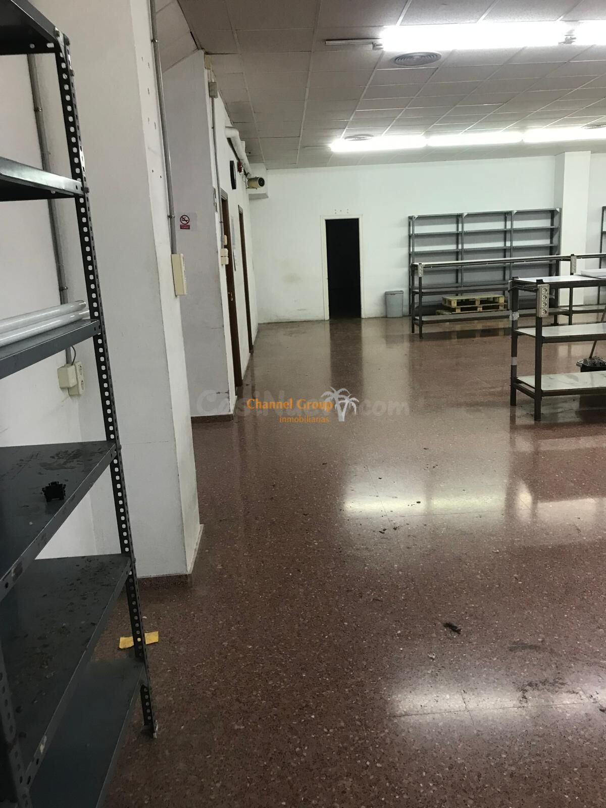 NAVE EN ALQUILER EN EL CENTRO DE PETRER!! - foto 4