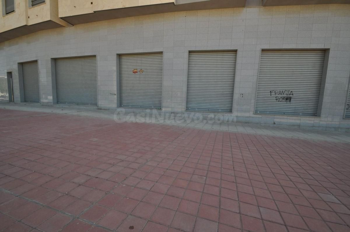 Local comercial 700m² en venta - Club de Campo - foto 3