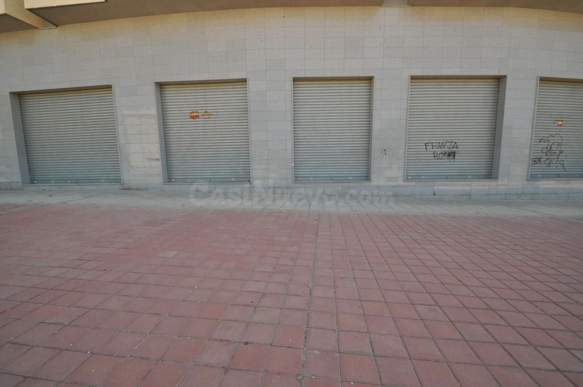 Local comercial 700m² en venta - Club de Campo - foto 4