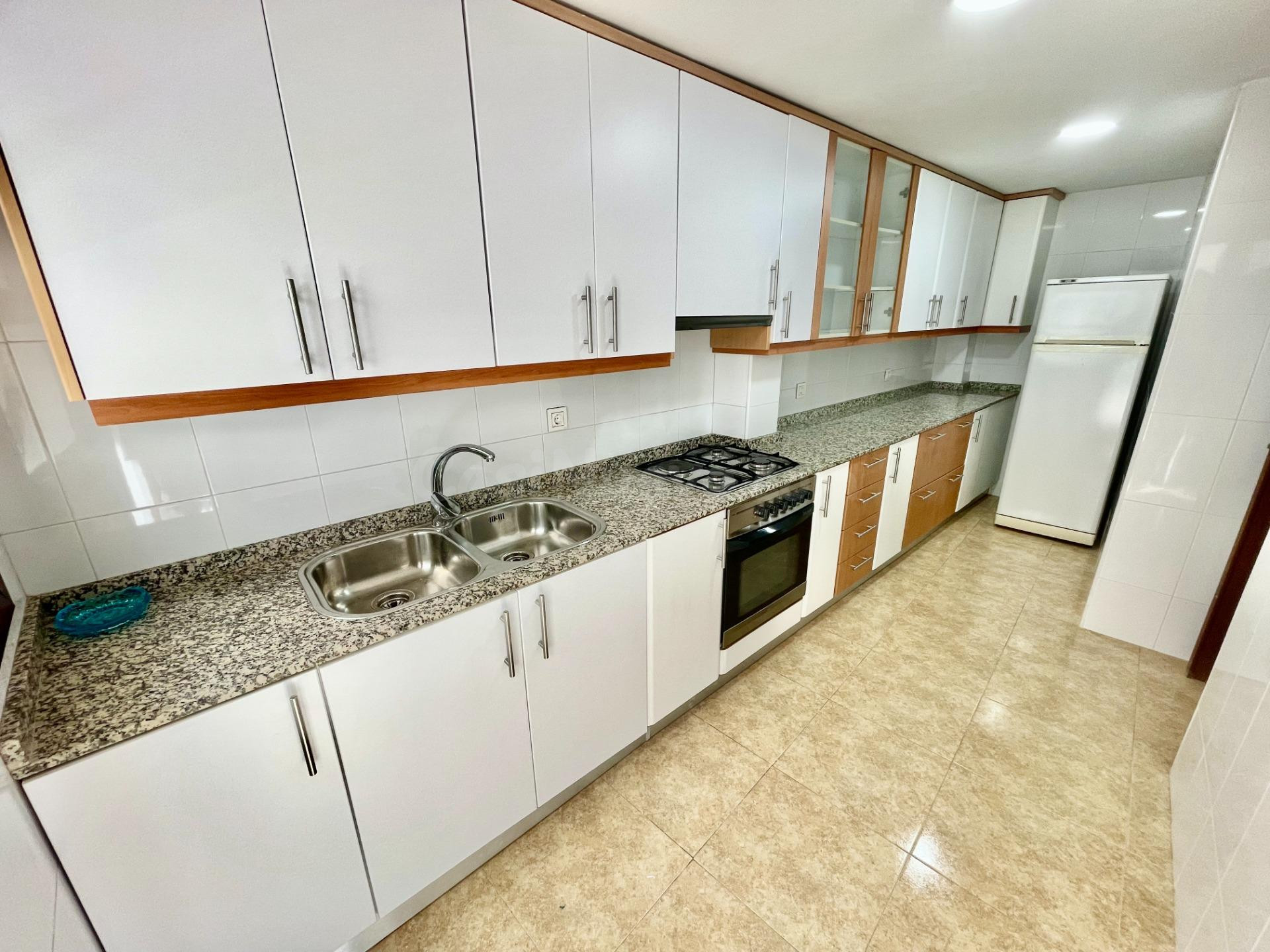 PISO 4 DORM. A 100MT PLAZA DE LOS LUCEROS - foto 4