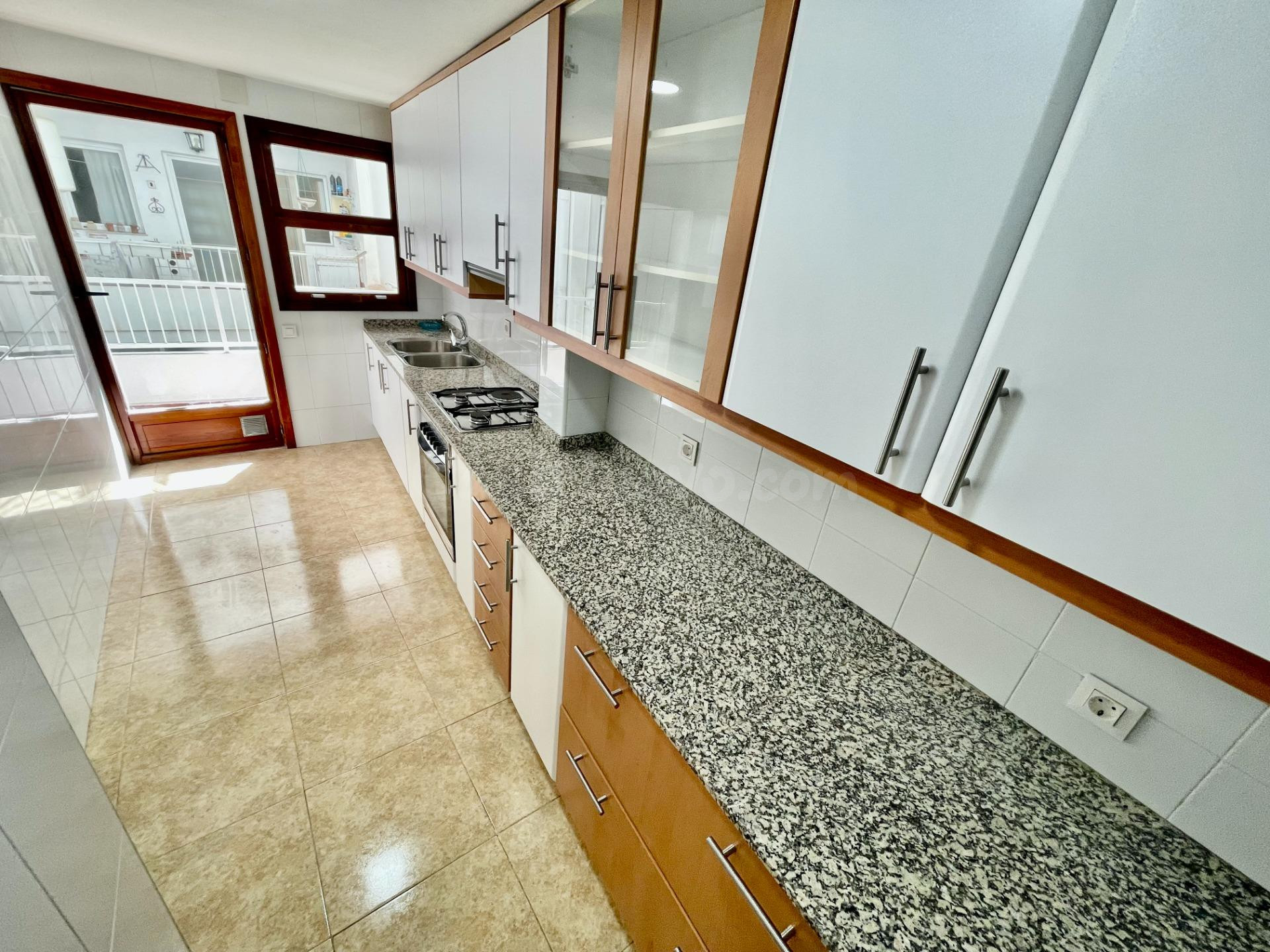 PISO 4 DORM. A 100MT PLAZA DE LOS LUCEROS - foto 5