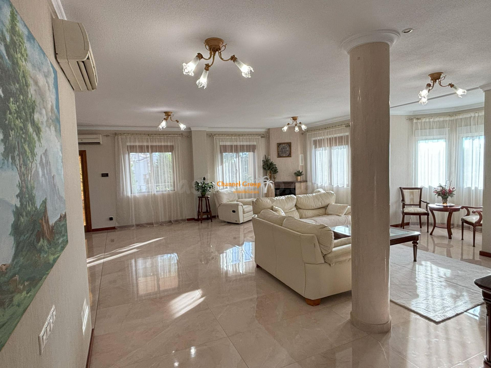 Exclusivo chalet con piscina y jardín en Ciudad Quesada - foto 5