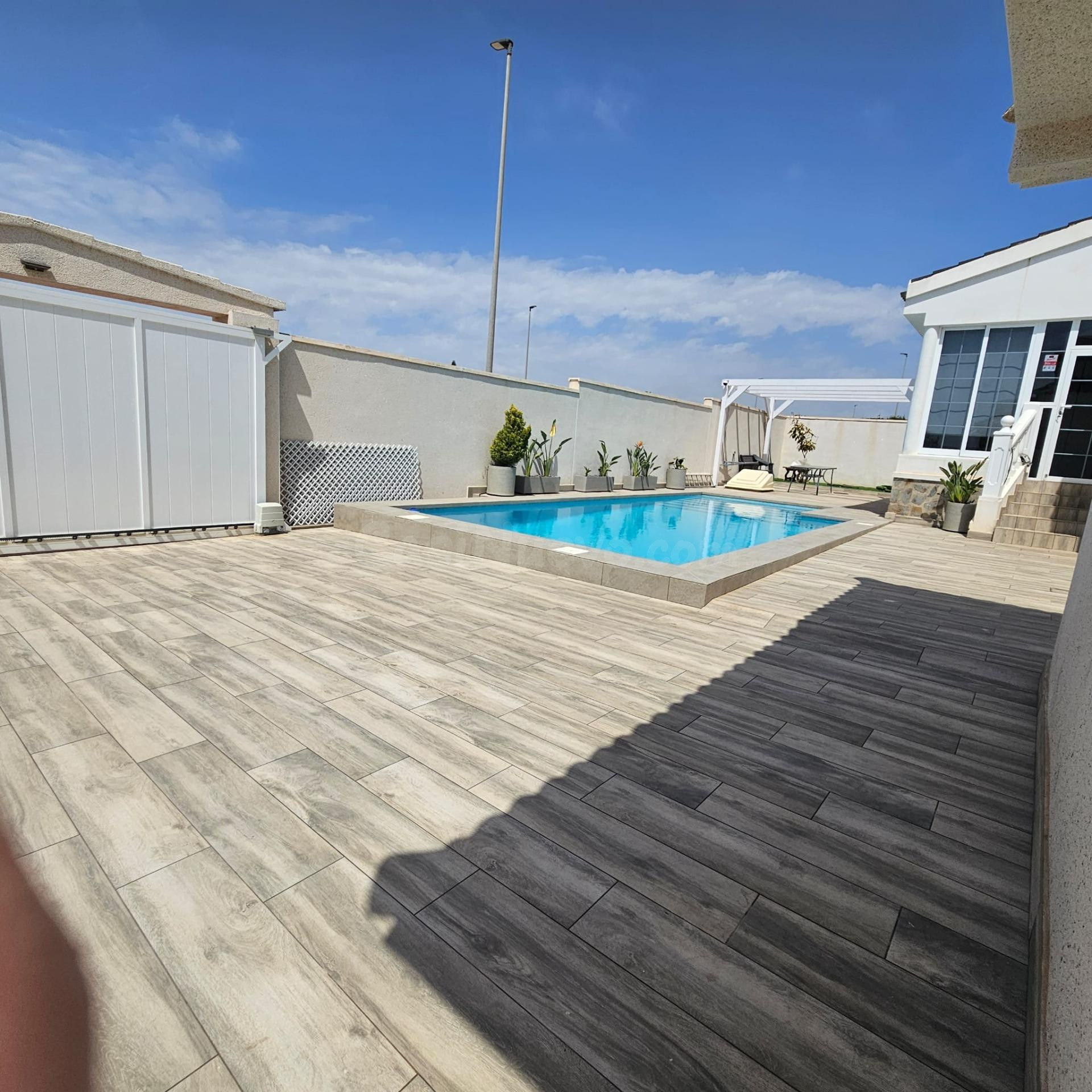 Chalet independiente con casita de invitados en Ciudad Quesa - foto 3