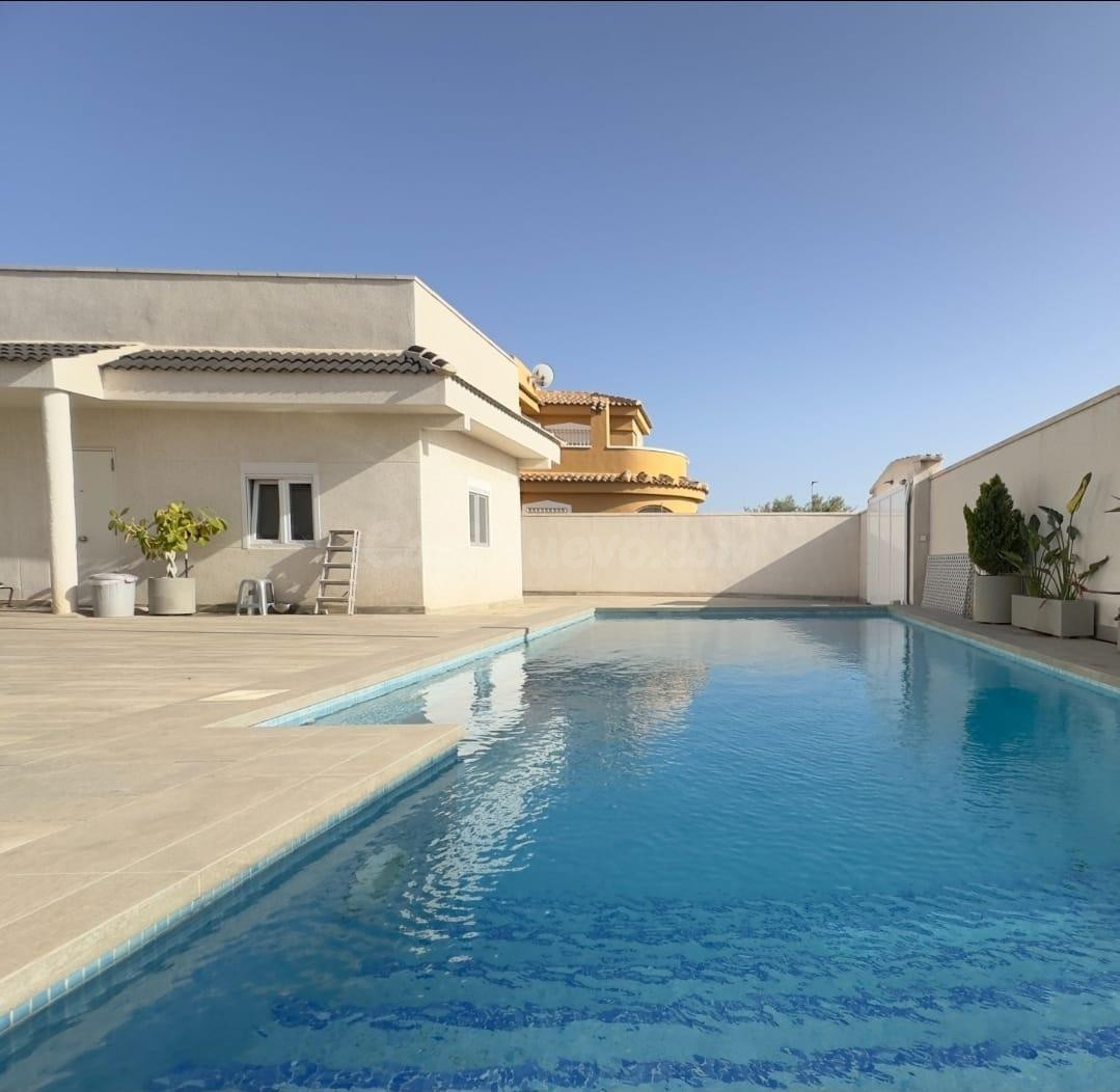 Chalet independiente con casita de invitados en Ciudad Quesa - foto 4