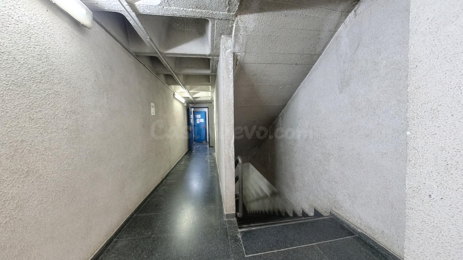El parking más grande de la Plaza de las Palmeras (Sant Andr - foto 4