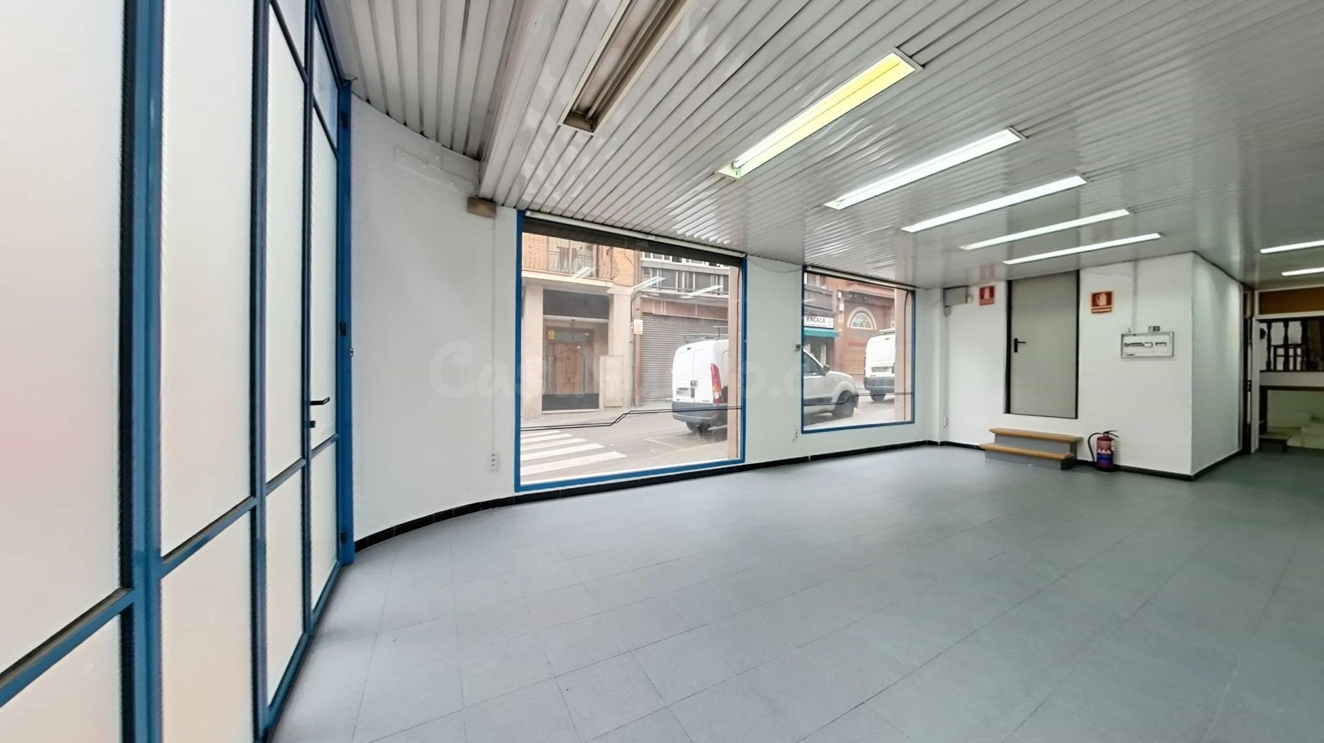 Buscas visibilidad de tu empresa, aquí tienes un local esqui - foto 2