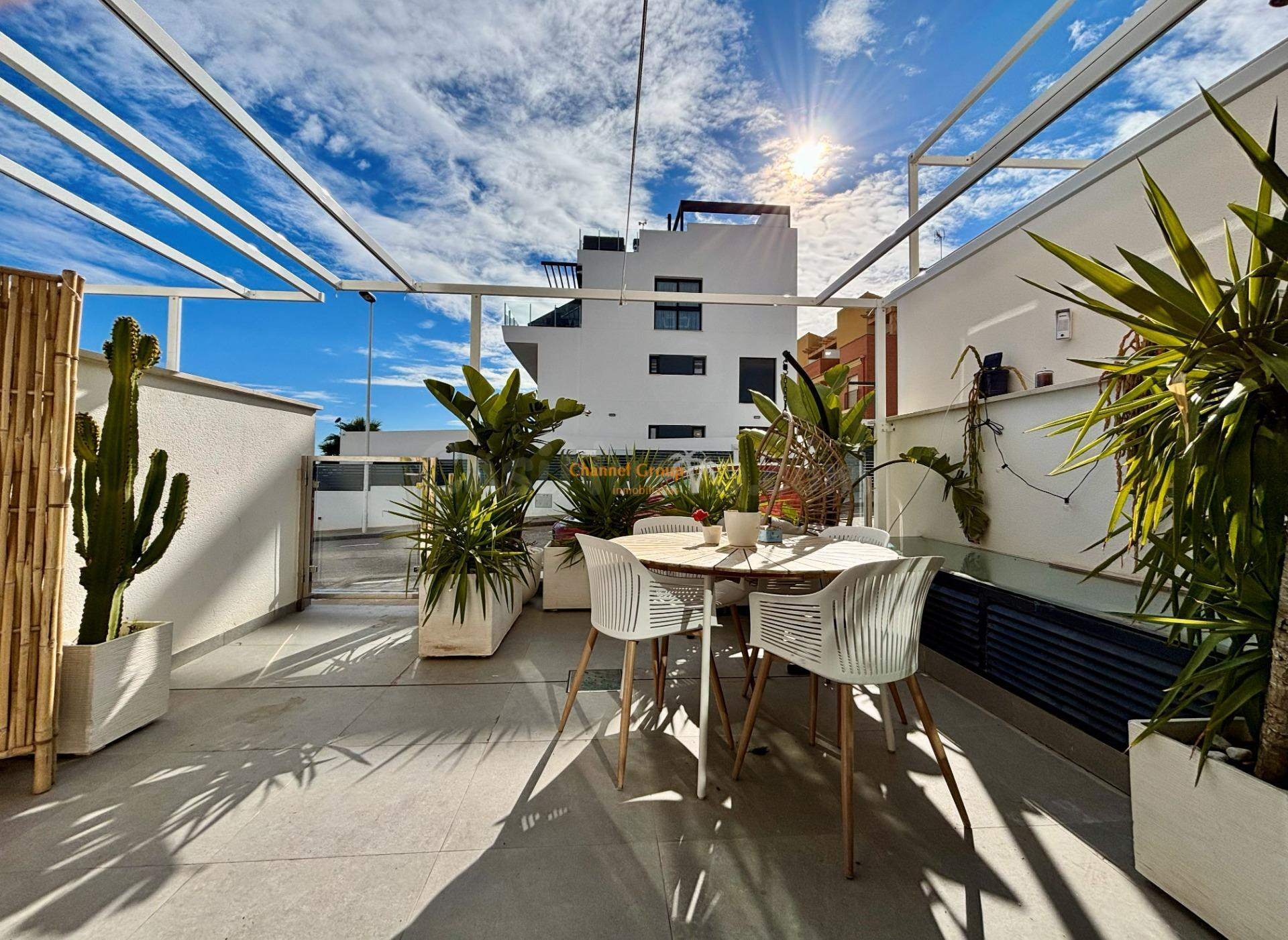 Chalet adosado en venta en Guardamar del Segura – Zona Los S - foto 2