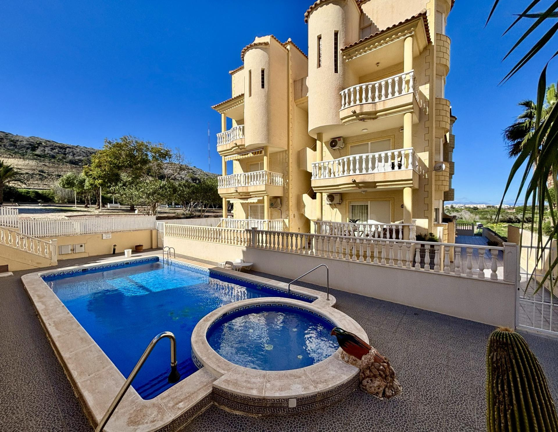 Alquiler de corta estancia – Dúplex con vistas al mar en Guardamar del Segura (zona Campomar)