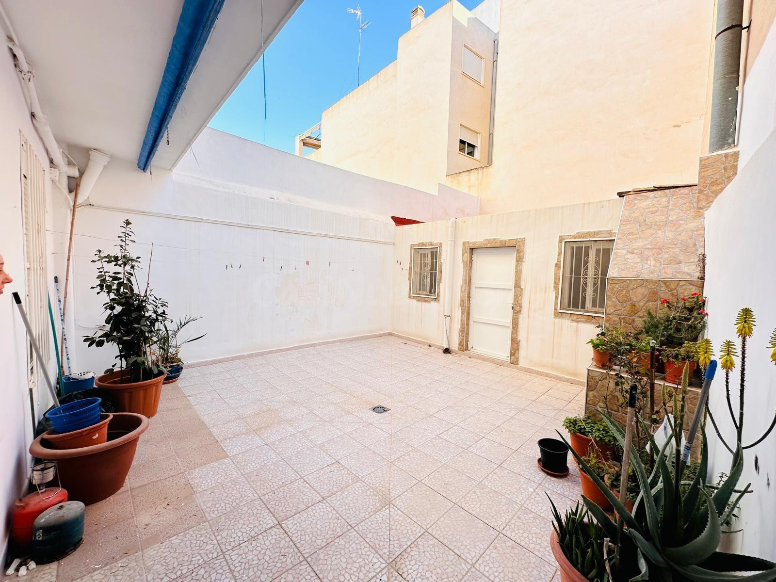 OPORTUNIDAD!!!   PLANTA BAJA CON EXTERIOR EN SANTA POLA - foto 4