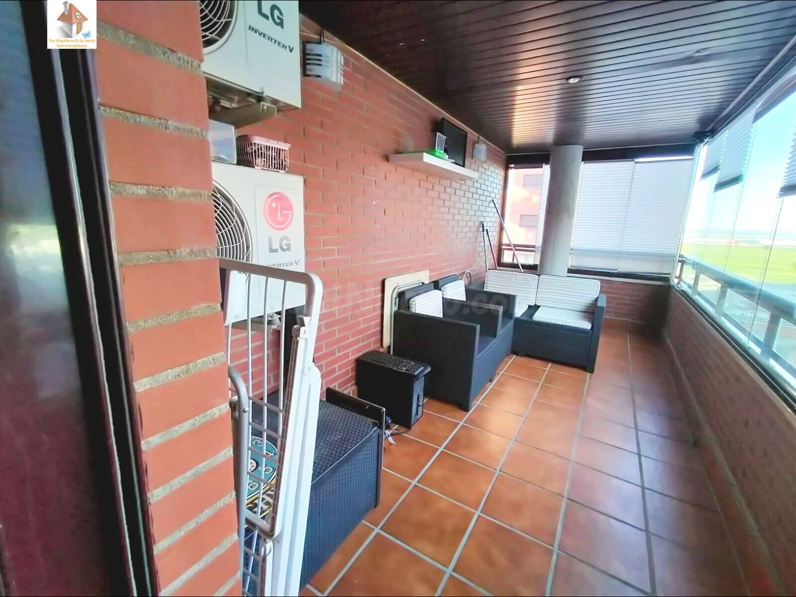 VENTA DE PISO EN TORRE DE TRES DORMITORIOS EN LA FASE I DEL  - foto 3