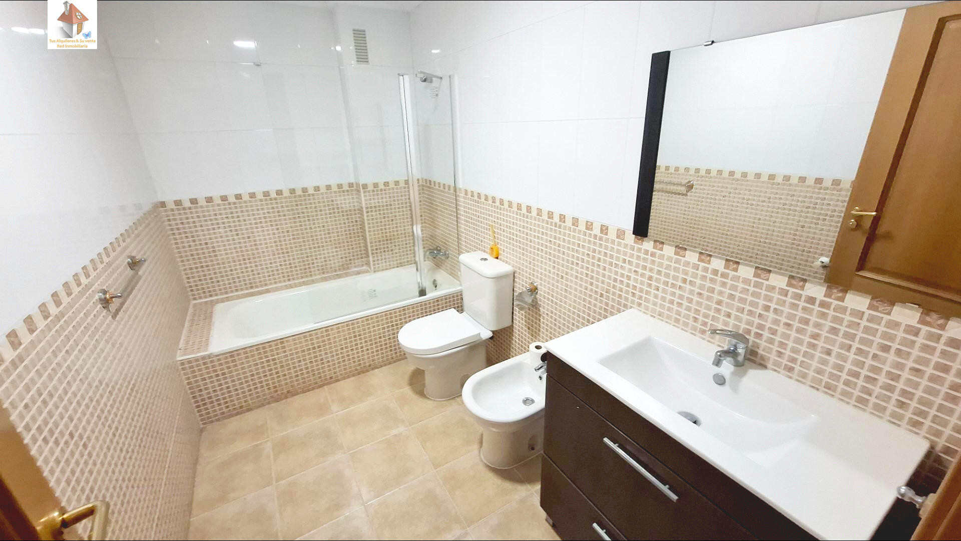 VENTA DE PISO EN TORRE DE TRES DORMITORIOS EN LA FASE I DEL  - foto 5