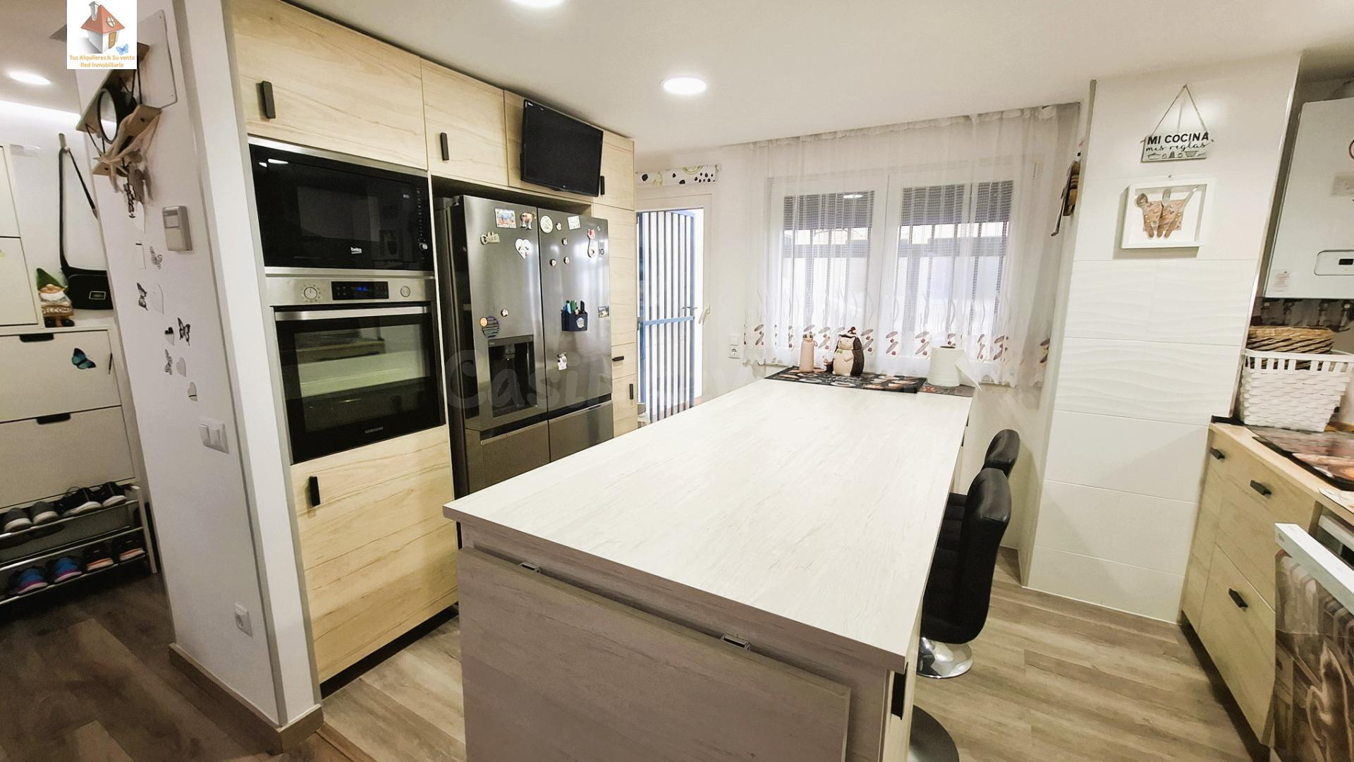 VENTA DE PISO DE TRES DORMITORIOS CON UNA GRAN TERRAZA Y PAT - foto 4