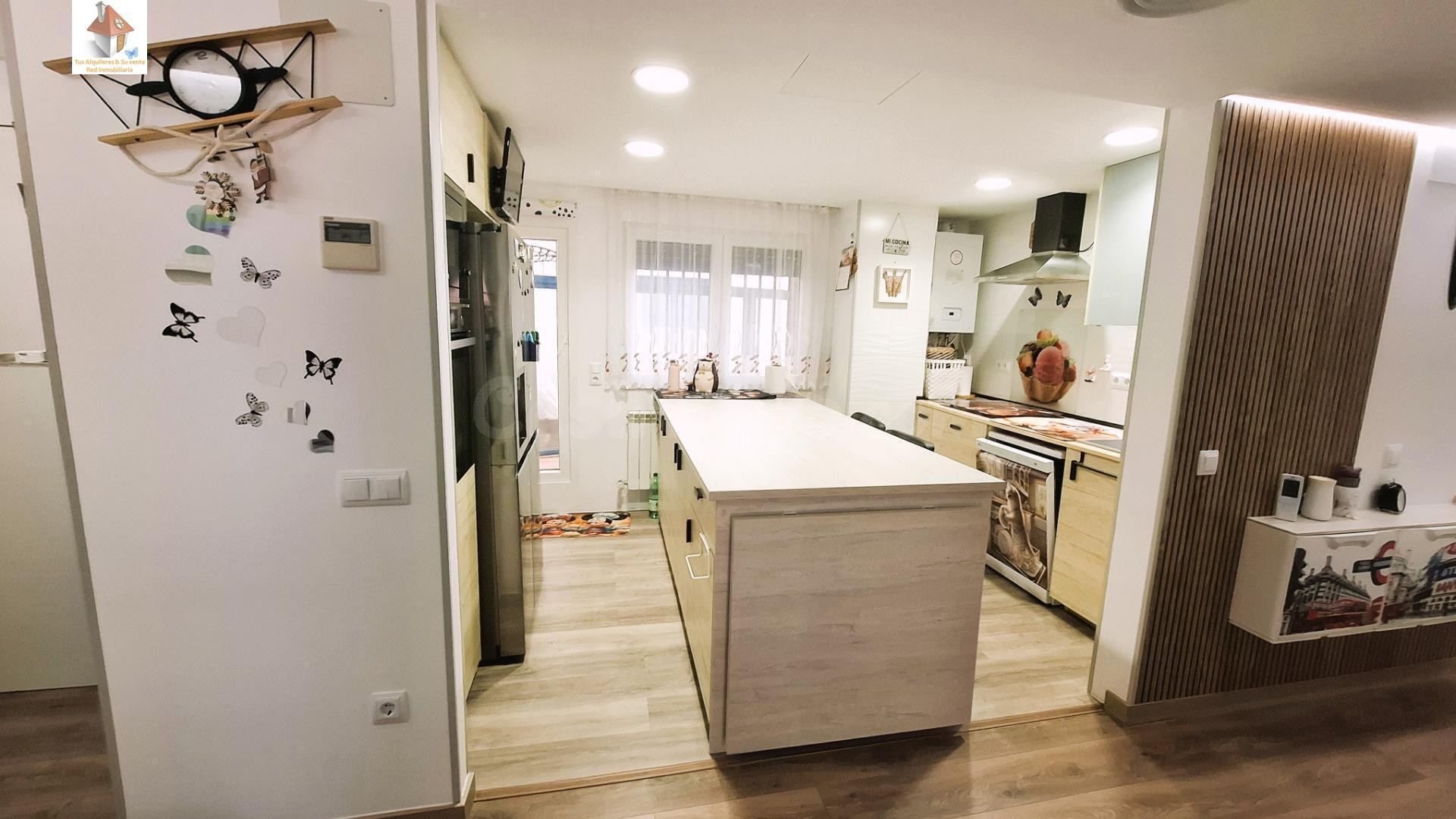 VENTA DE PISO DE TRES DORMITORIOS CON UNA GRAN TERRAZA Y PAT - foto 5