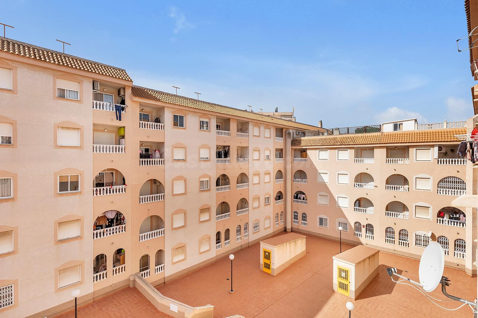 Apartamento con piscina en el corazón de Torrevieja · Playa del Cura