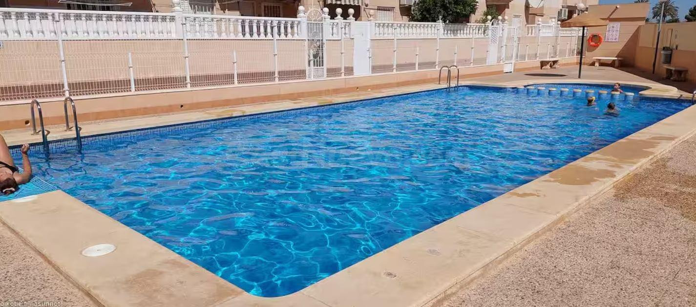 Apartamento con piscina comunitaria, Alicante, Torrevieja. 2 - foto 4