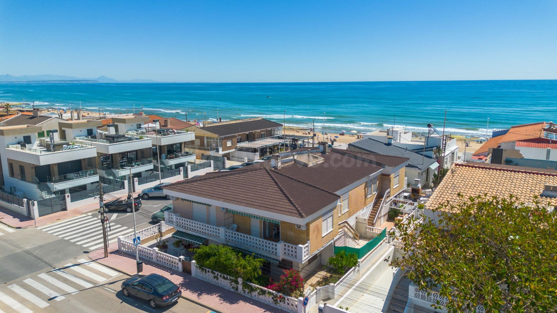 Bungalow Planta Alta en Los Europeos, Torrevieja - A solo 50