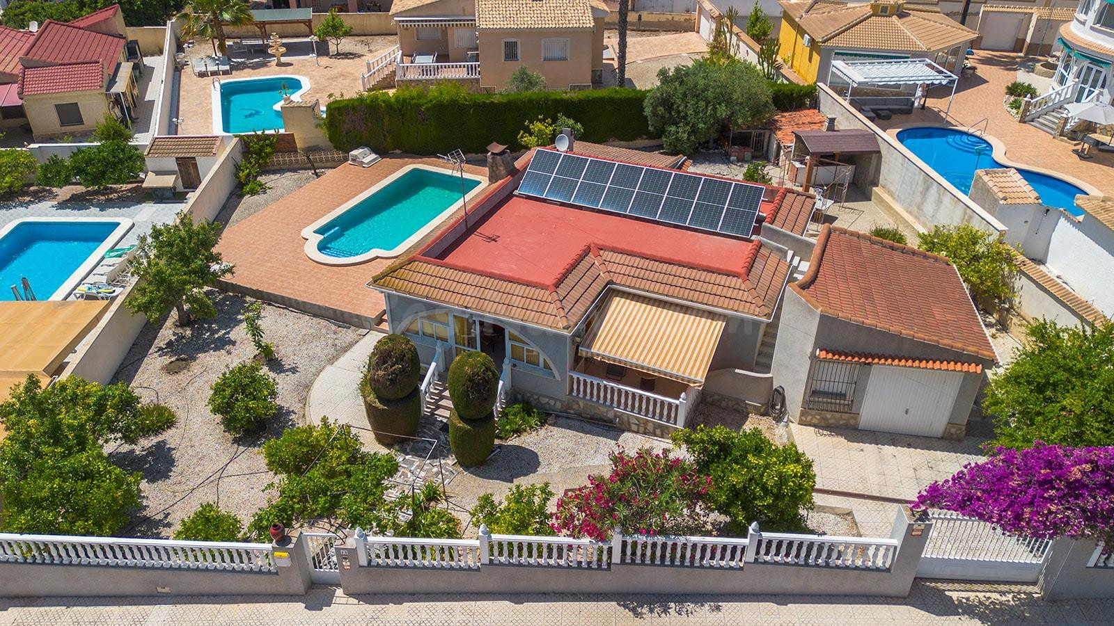 Chalet independiente con piscina privada en Ciudad Quesada, 