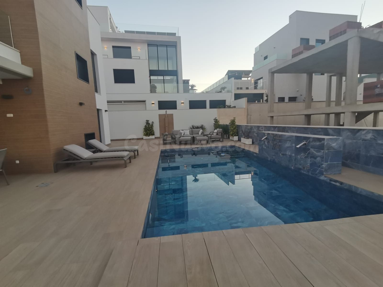 EXCLUSIVA VILLA DE LUJO A 5 MINUTOS DE LA PLAYA - foto 5