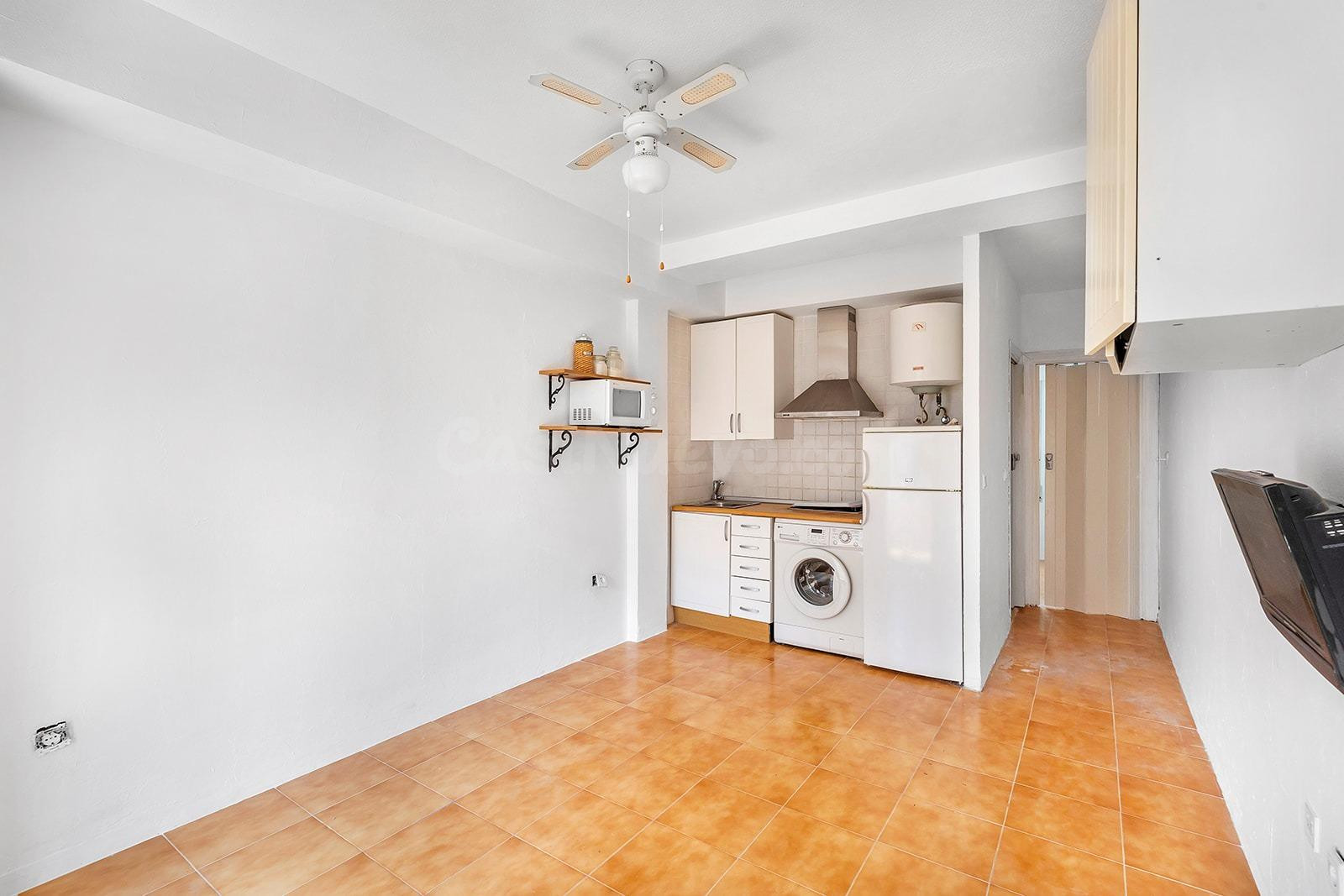 ¡Oportunidad Única en La Mata! Ático de 1 dormitorio a 350 m