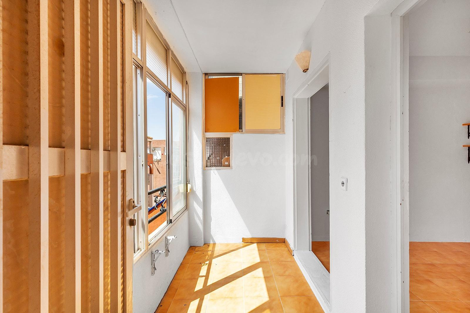 ¡Oportunidad Única en La Mata! Ático de 1 dormitorio a 350 m - foto 2