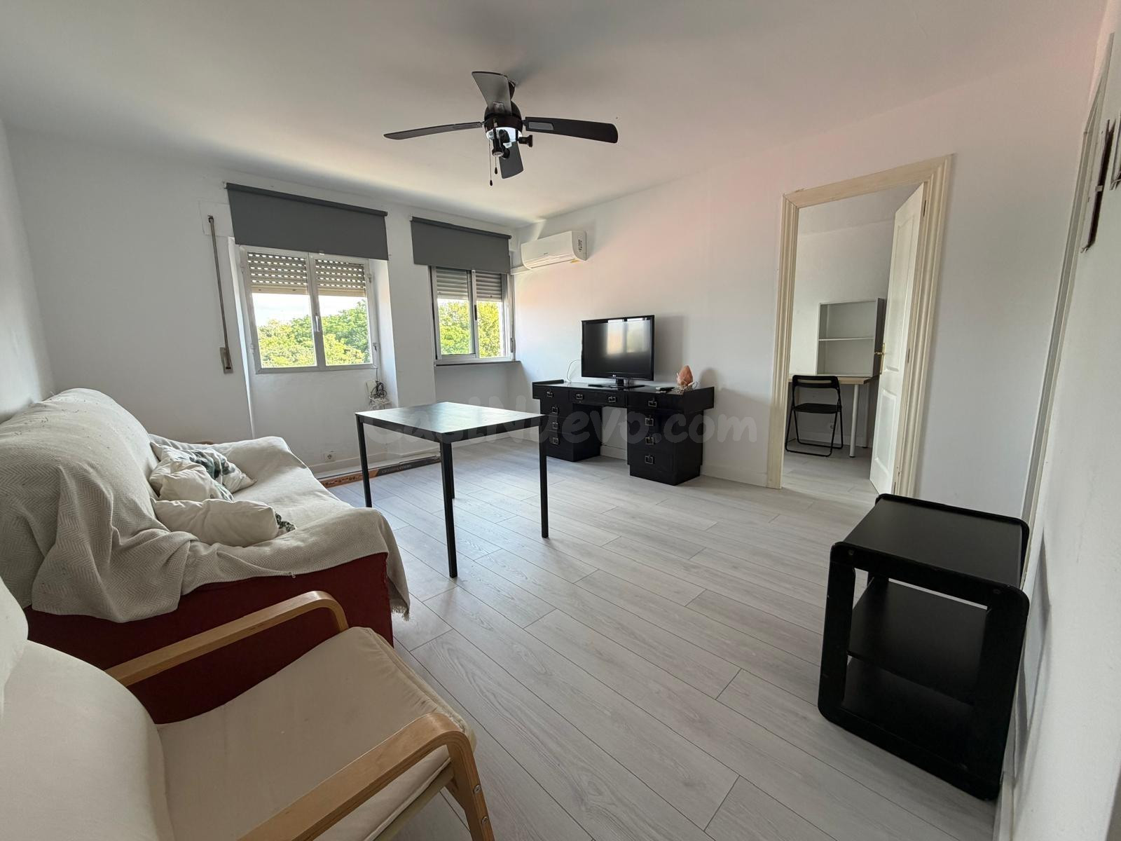 MAGNIFICA VIVIENDA EN REINA MERCEDES - foto 4
