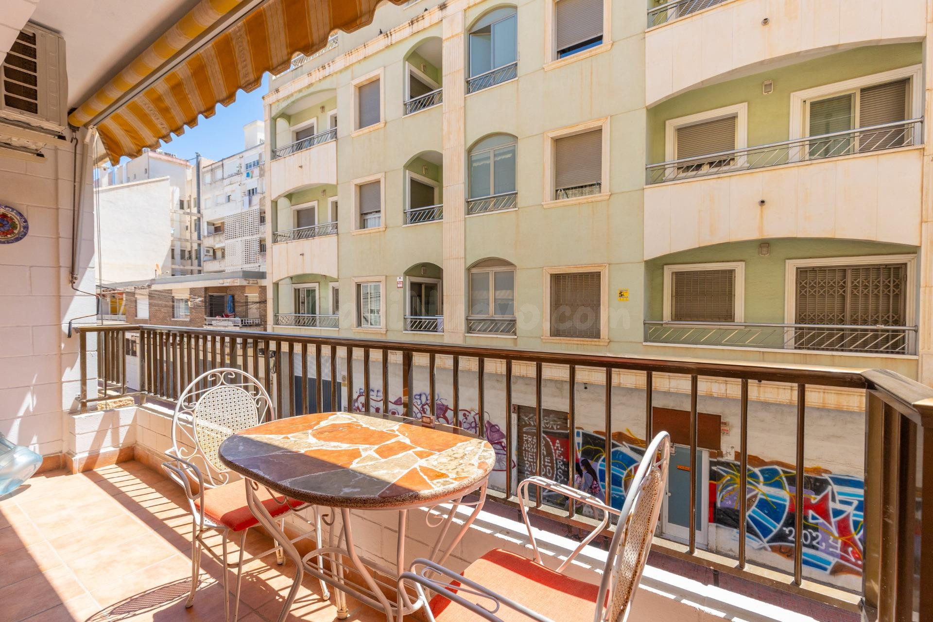 Apartamento de 2 dormitorios a pocos metros de la Playa del Cura – Torrevieja - foto 2
