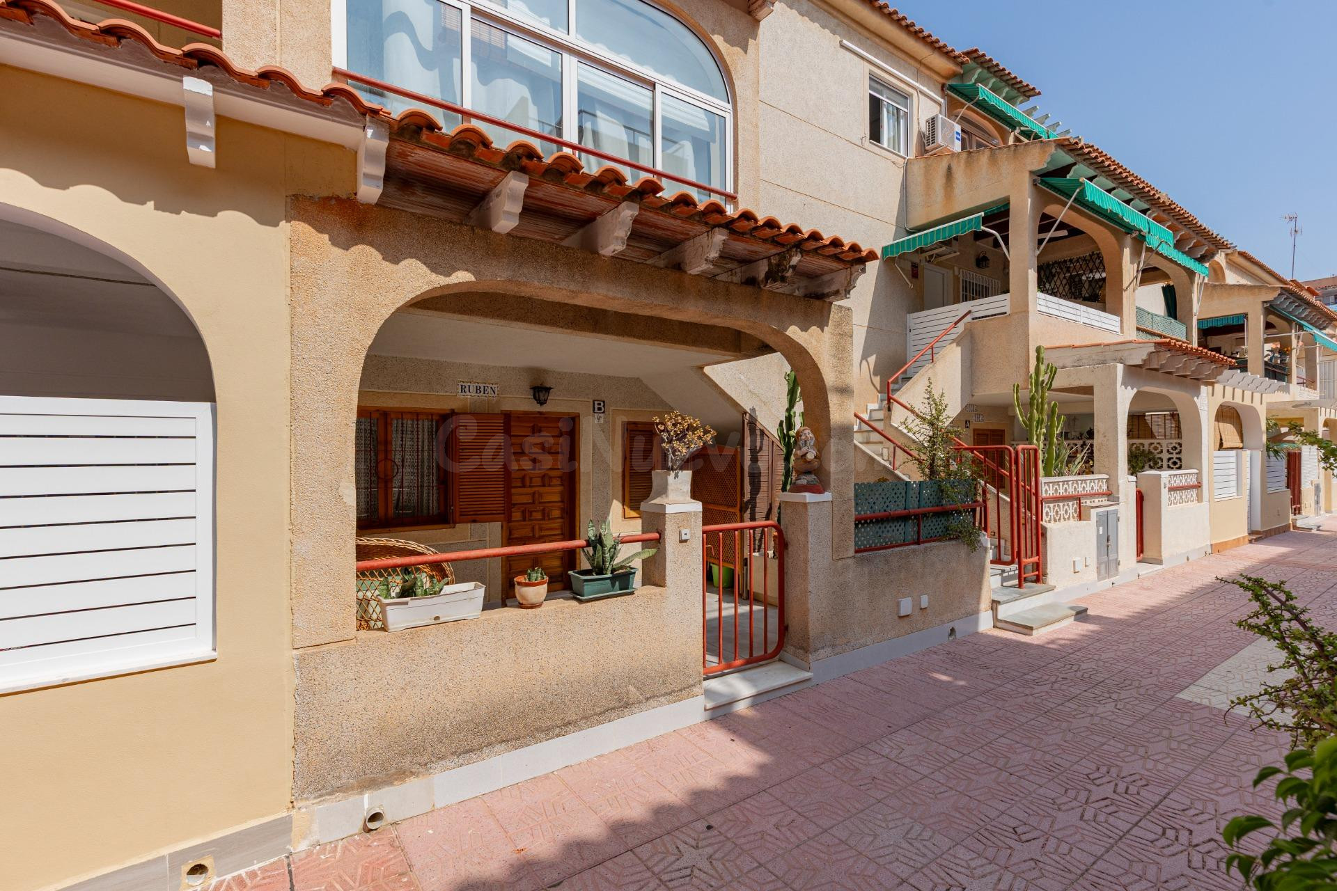 ¡Tu hogar junto al mar! Planta baja con terraza de 15 m2 en el Acequión (Torrevieja)