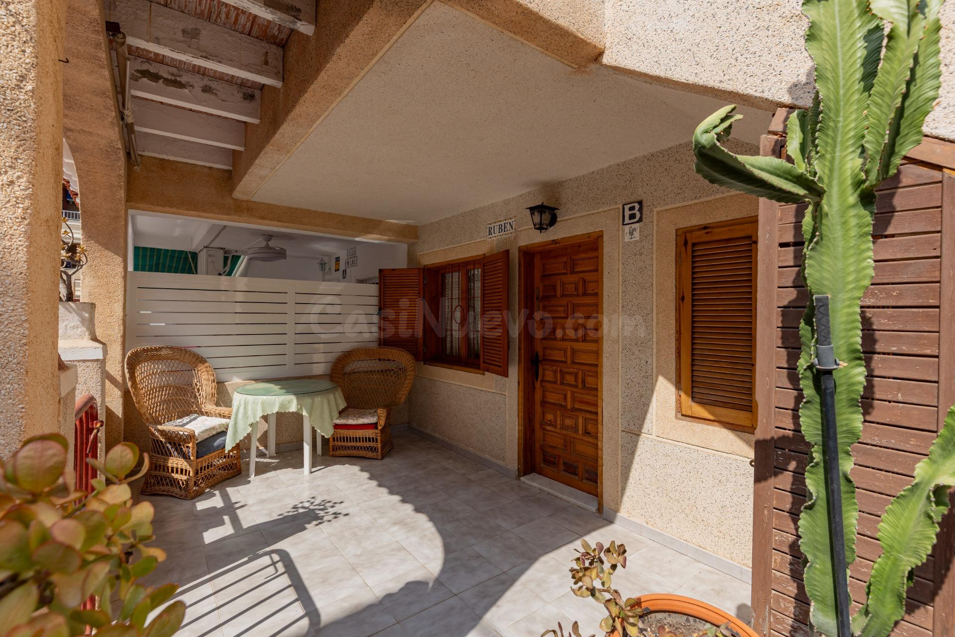 ¡Tu hogar junto al mar! Planta baja con terraza de 15 m2 en el Acequión (Torrevieja) - foto 2
