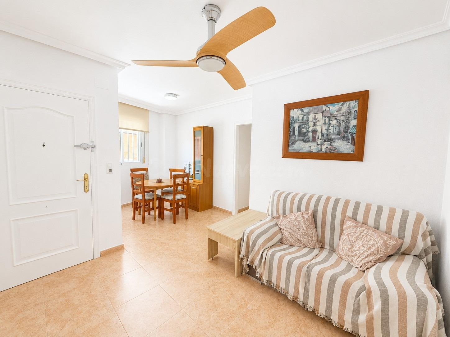 Apartamento en planta baja a 500 metros de la Playa del Cura – Torrevieja - foto 4