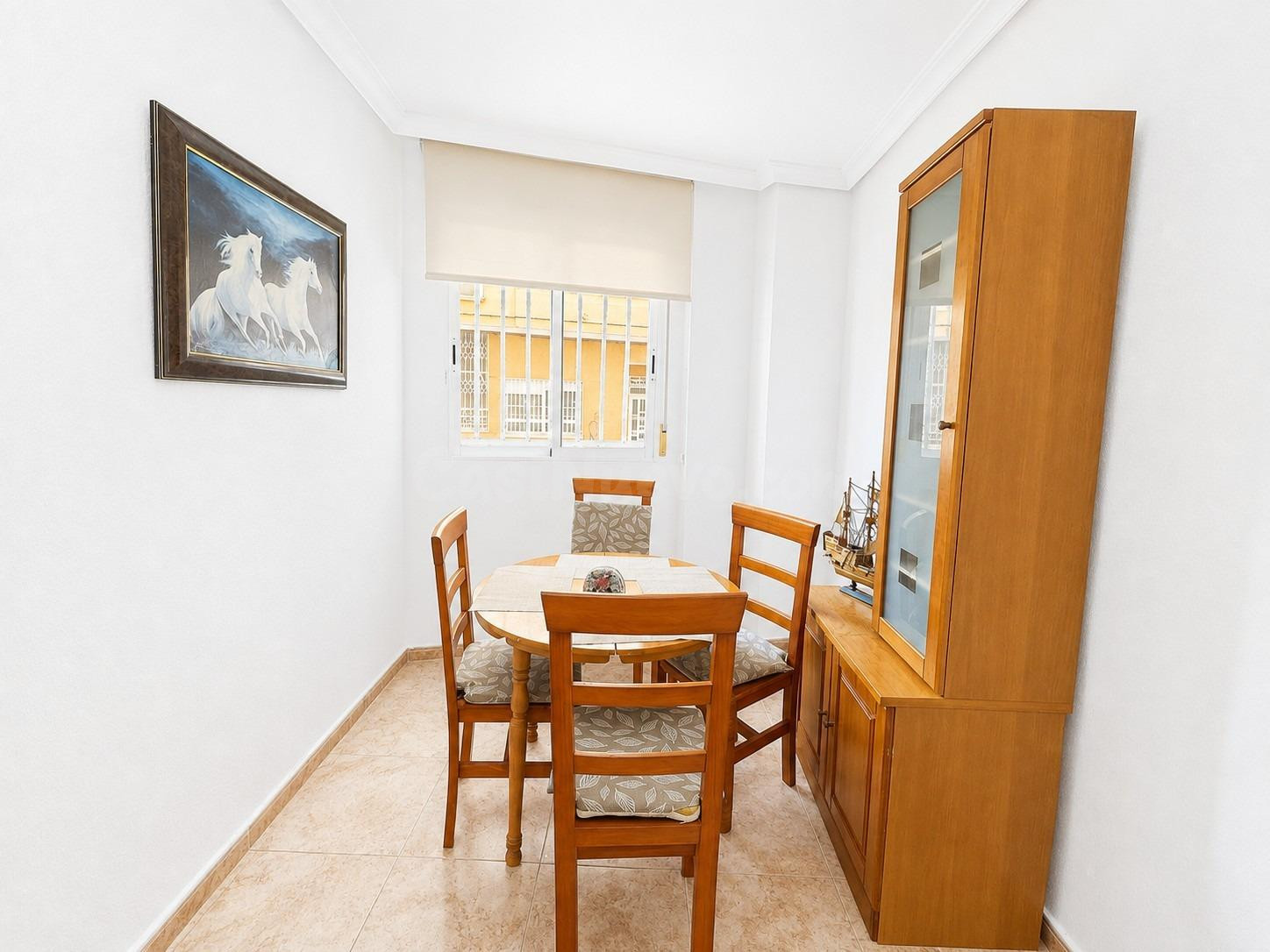 Apartamento en planta baja a 500 metros de la Playa del Cura – Torrevieja - foto 5