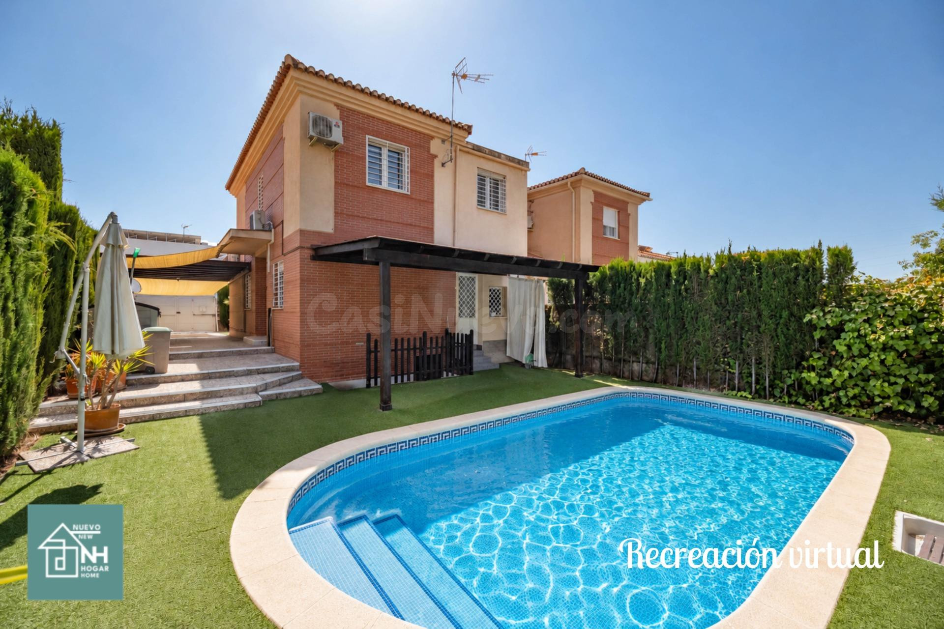 Elegante vivienda con piscina, chimenea y  jardín privado en