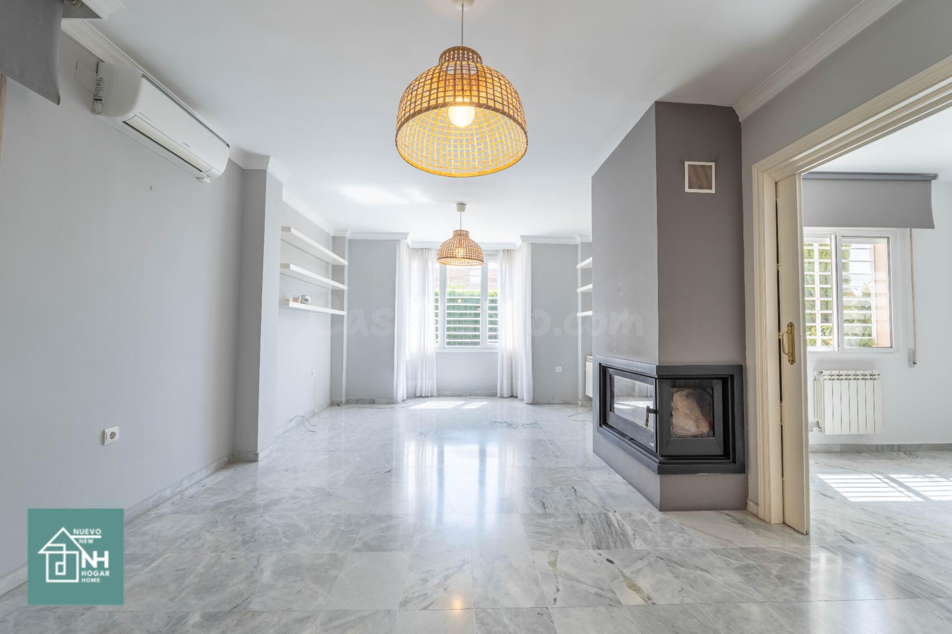 Elegante vivienda con piscina, chimenea y  jardín privado en - foto 4