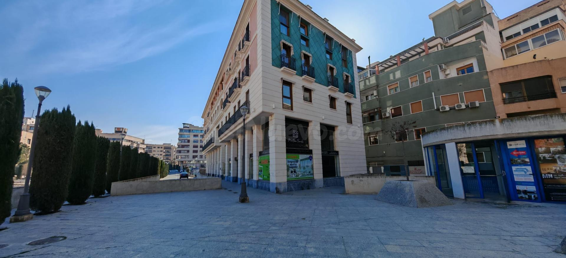¡Impulsa tu negocio! Local comercial en Alquiler en el emble - foto 5