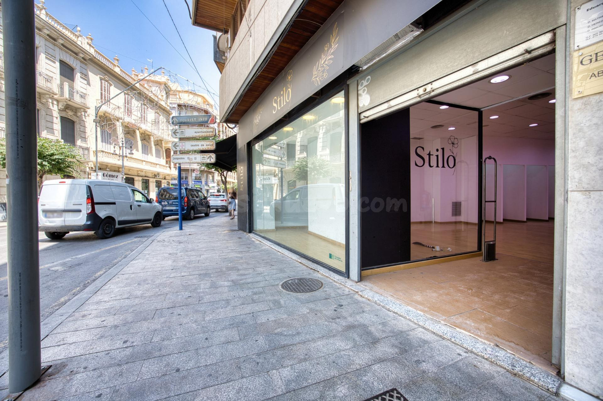 Local Premium con Máxima Visibilidad en Pleno Centro de Orih - foto 4