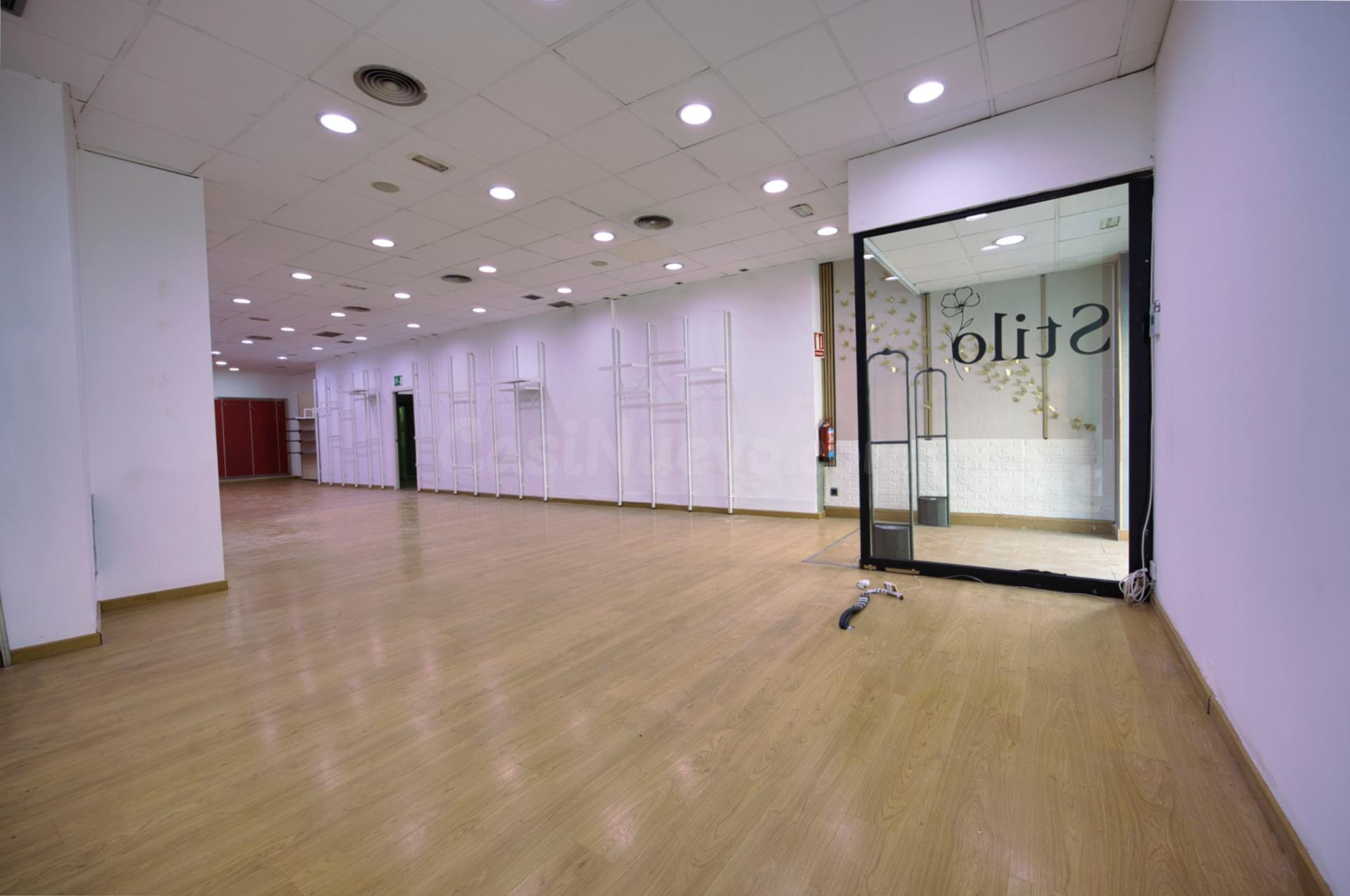 Local Premium con Máxima Visibilidad en Pleno Centro de Orih - foto 5