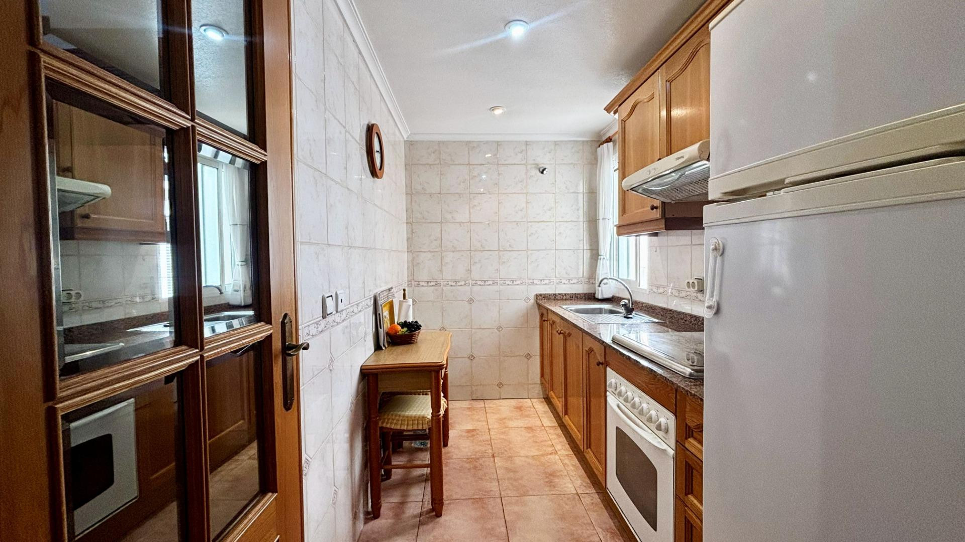 Piso de 2 habitaciones y 2 baños en Avenida Cervantes con vi - foto 5