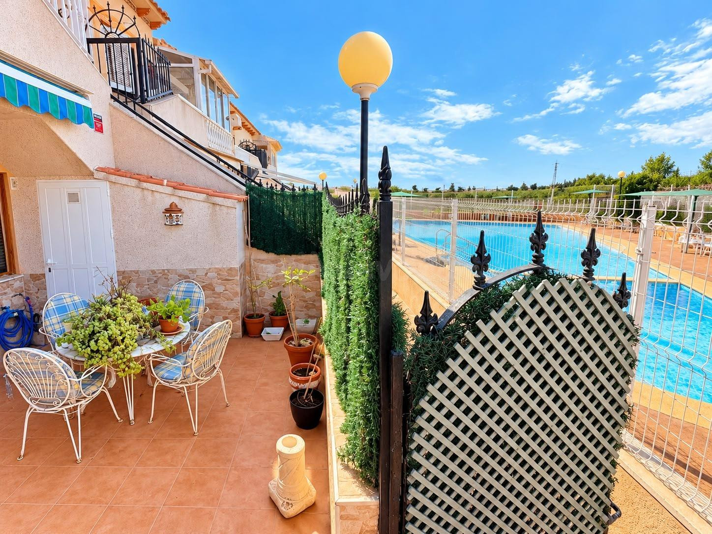 Vivienda en planta baja con dos terrazas frente a la piscina en El Moncayo – Guardamar del Segura - foto 3