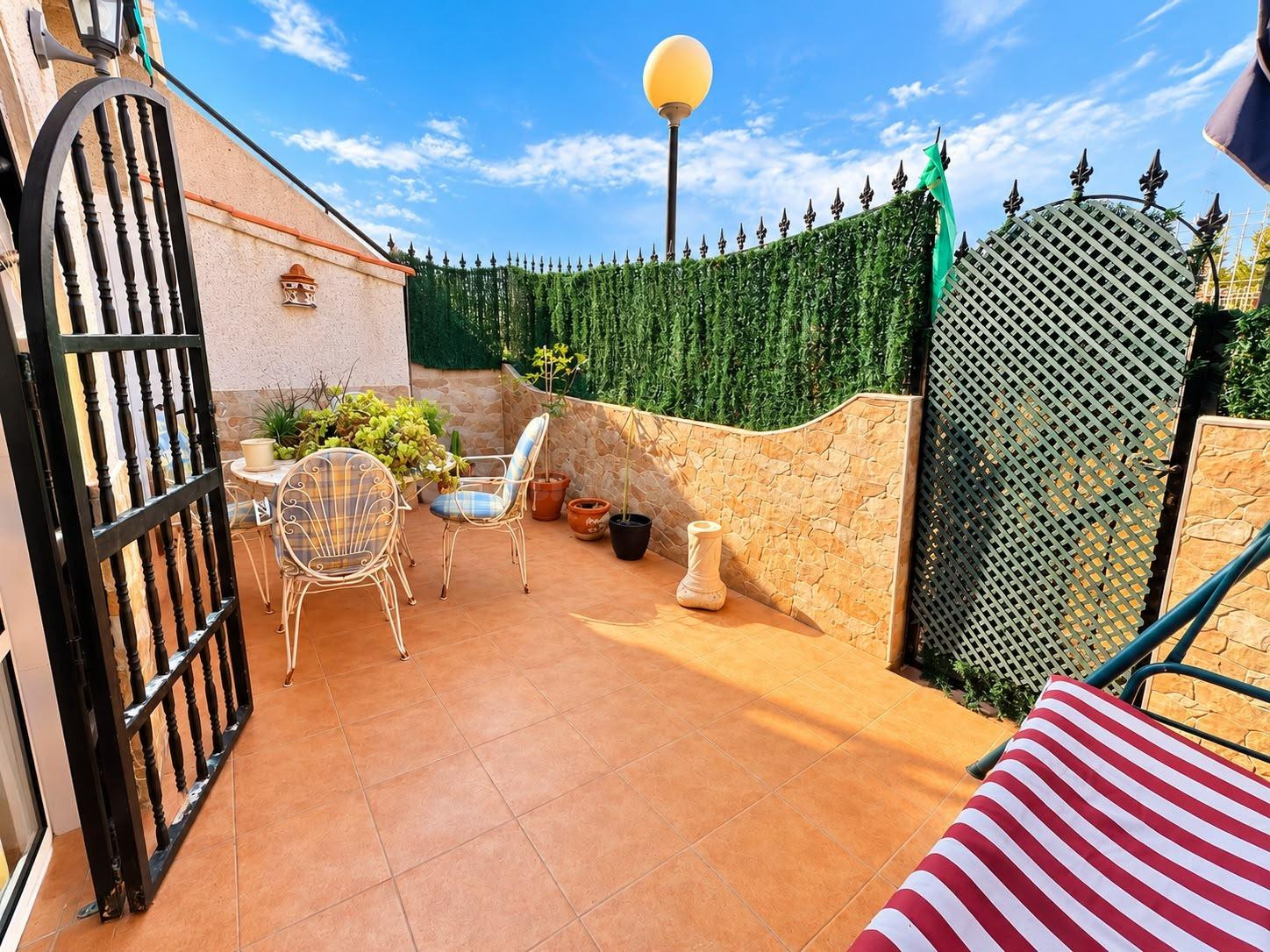 Vivienda en planta baja con dos terrazas frente a la piscina en El Moncayo – Guardamar del Segura - foto 4
